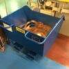 Benne d’atelier bleue pour déchets cuivre