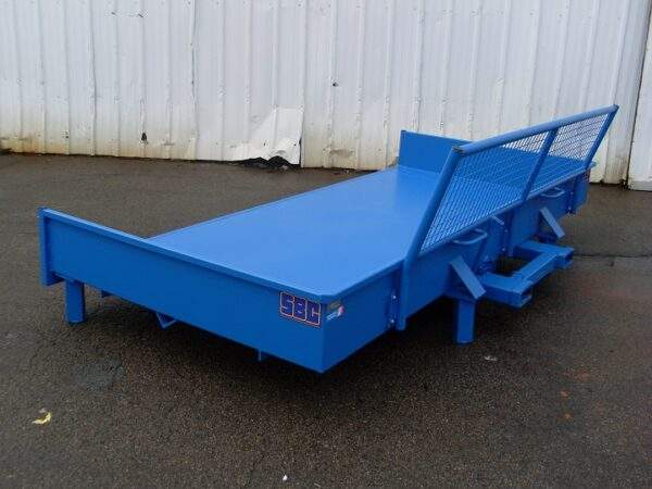 Benne basse bleue spécifique pour chutes à plat