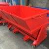 Benne basculante rouge sur axe central 1020L