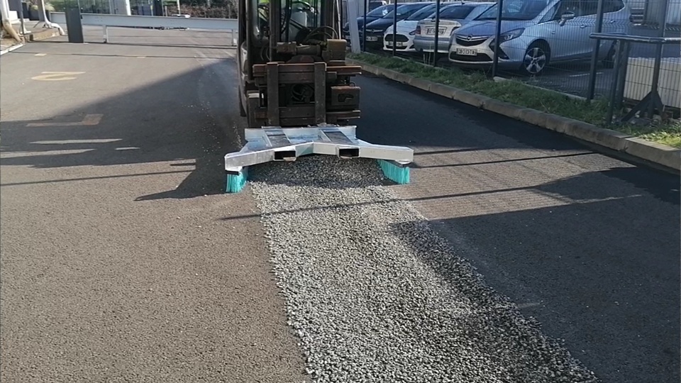 CH-BS - Balai pousseur pour chariot élévateur – Image 5